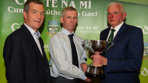 01-04-22. Meath GAA Annual Sponsors Night and Club Awards Presentations 2020/2021 at the Castle Arch Hotel, Trim.
Noel Dempsey (Left) and Jim Mullery (Right), Treasurer, Meath GAA presenting the Dempsey Cup Club of the Year Award 2020 to Aidan Quinn, Ballinabrackey.
Photo: John Quirke / www.quirke.ie
©John Quirke Photography, 16 Proudstown Road, Navan.  Co. Meath. 046-9028461 / 087-2579454.
