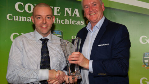 01-04-22. Meath GAA Annual Sponsors Night and Club Awards Presentations 2020/2021 at the Castle Arch Hotel, Trim.
John Delaney (Right) presenting the Referee of the Year award 2020 to Henri Clifford, Ballivor.
Photo: John Quirke / www.quirke.ie
©John Quirke Photography, 16 Proudstown Road, Navan.  Co. Meath. 046-9028461 / 087-2579454.
