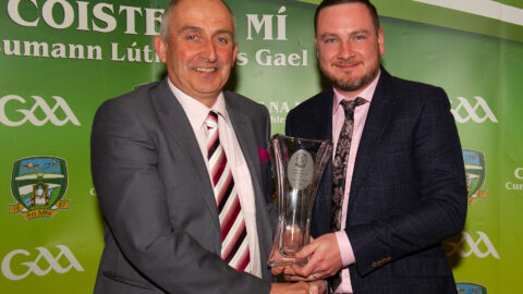 01-04-22. Meath GAA Annual Sponsors Night and Club Awards Presentations 2020/2021 at the Castle Arch Hotel, Trim.
Seamus McCormack (Right), presenting the Referee of the Year award 2021 to Patrick Coyle, Curraha.
Photo: John Quirke / www.quirke.ie
©John Quirke Photography, 16 Proudstown Road, Navan.  Co. Meath. 046-9028461 / 087-2579454.
