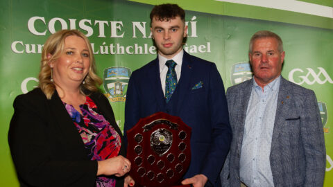 01-04-22. Meath GAA Annual Sponsors Night and Club Awards Presentations 2020/2021 at the Castle Arch Hotel, Trim..
Aoifa Fitzsimons and Martin Blake (Right), Meath GAA Coaching Officer presenting the Young Hurler of the Year award 2021 to James Murray, Trim.
Photo: John Quirke / www.quirke.ie
©John Quirke Photography, 16 Proudstown Road, Navan.  Co. Meath. 046-9028461 / 087-2579454.
